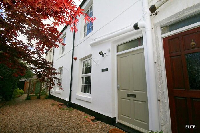 2 Bedroom Cottage To Rent In Claypath, Durham City, DH1