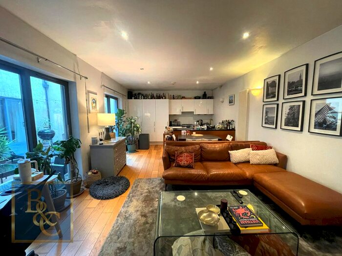 2 Bedroom Flat To Rent In Blackstock Road, Highbury, N5