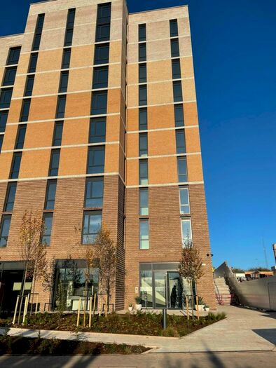 2 Bedroom Apartment To Rent In Parkway Luton, LU2