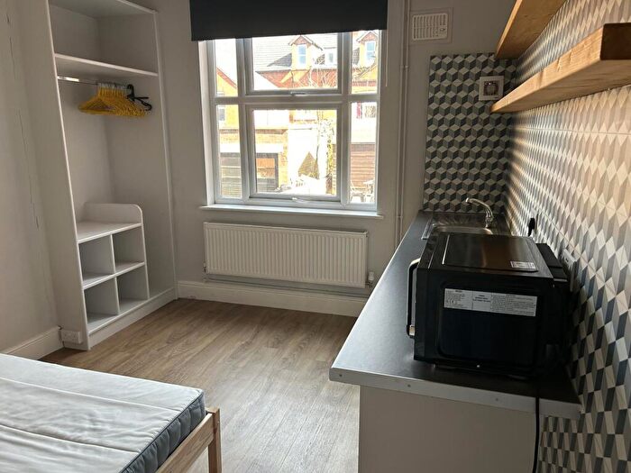 1 Bedroom Flat To Rent In Malvern Road, Leicester, LE2
