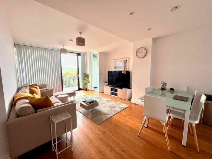 2 Bedroom Apartment To Rent In Copper Building, Lake Shore, Bristol, BS13
