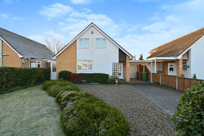 3 Bedroom Bungalow For Sale In Southern Reach, Mulbarton, Norwich, NR14