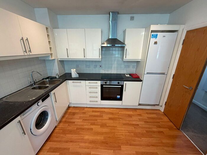 2 Bedroom Flat To Rent In London Road, London, SW16