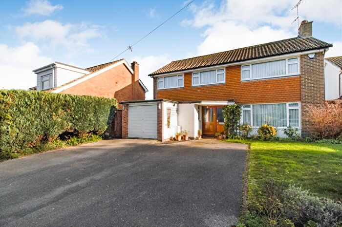 4 Bedroom Detached House For Sale In Veronica Drive, Crookham Village, GU51