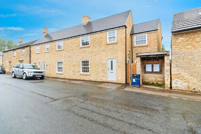 3 Bedroom Semi-Detached House For Sale In High Street, Stanion, Kettering, NN14