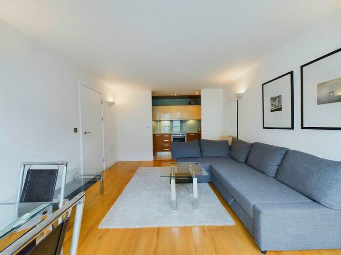 2 Bedroom Flat To Rent In Gifford Street, Kings Cross, – Bedrooms Flat, N1