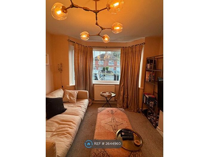 3 Bedroom Semi-Detached House To Rent In Ashlands Road, Stoke-On-Trent, ST4