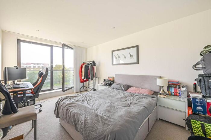 3 Bedroom Flat For Sale In Axio Way, , Bow, London, E3