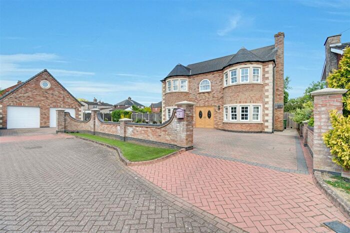 4 Bedroom Detached House For Sale In Chancel Walk, Broughton, DN20