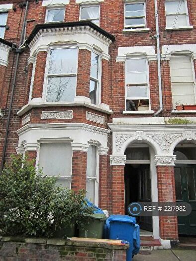 2 Bedroom Flat To Rent In Camberwell, London, SE5