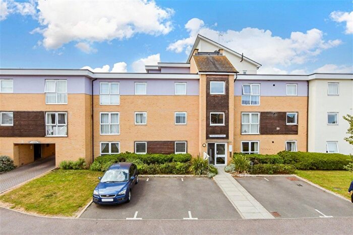 2 Bedroom Flat For Sale In Olympia Way, Whitstable, Kent, CT5