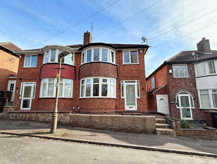 3 Bedroom Semi-Detached House For Sale In Coventry Road, Solihull, B26