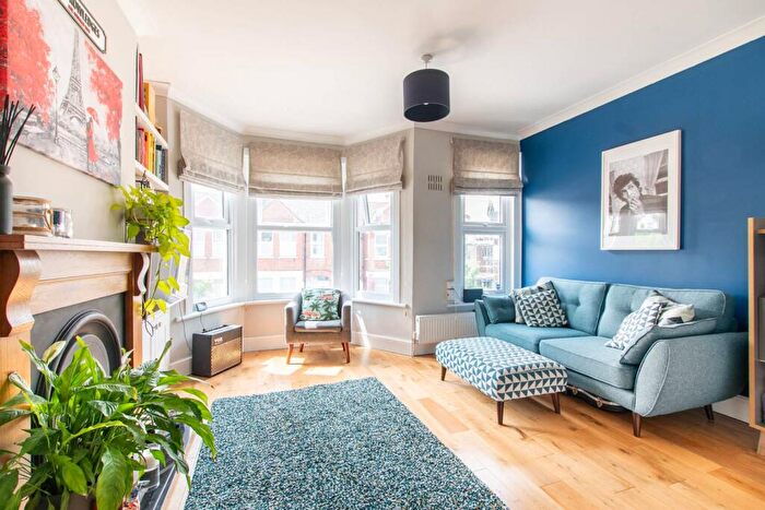 2 Bedroom Maisonette For Sale In Chapter Road, Willesden Green, London, NW2