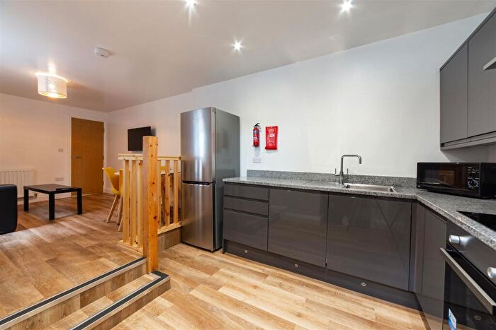 2 Bedroom Apartment To Rent In £.pppw - Queens Road, Jesmond, NE2