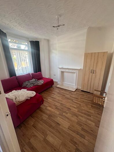 4 Bedroom Terraced House To Rent In Walthamstow, E17