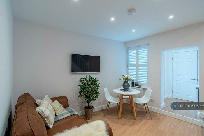 4 Bedroom End Of Terrace House To Rent In Caledonian Road, Bath, BA2