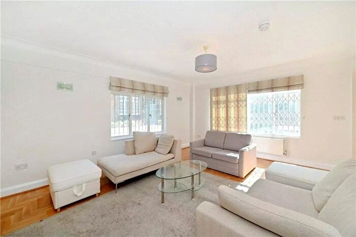 2 Bedroom Flat To Rent In Montagu Court, Montagu Square, Soho, W1H