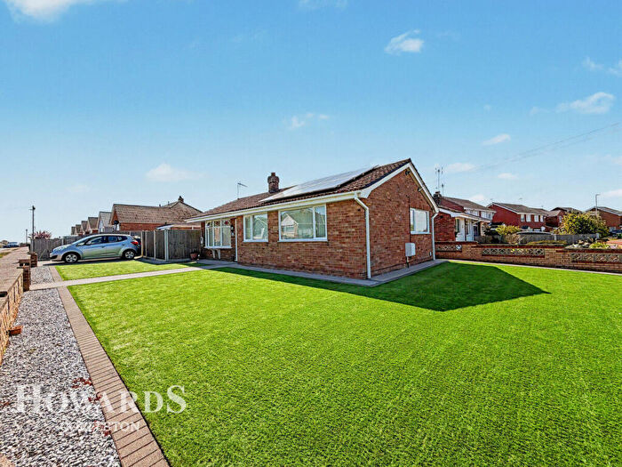 3 Bedroom Detached Bungalow For Sale In Dorothy Avenue, Bradwell, NR31