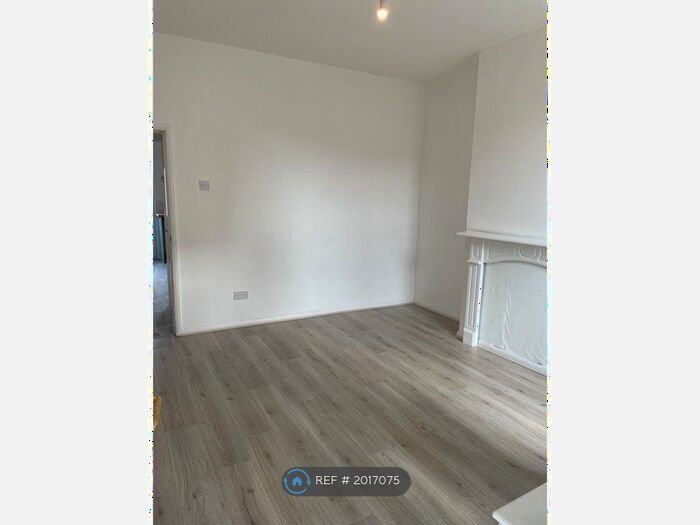 3 Bedroom Terraced House To Rent In Caroline Street, Dudley, DY2