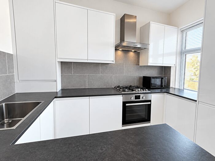 1 Bedroom Flat To Rent In St Helen's Rd, SW16