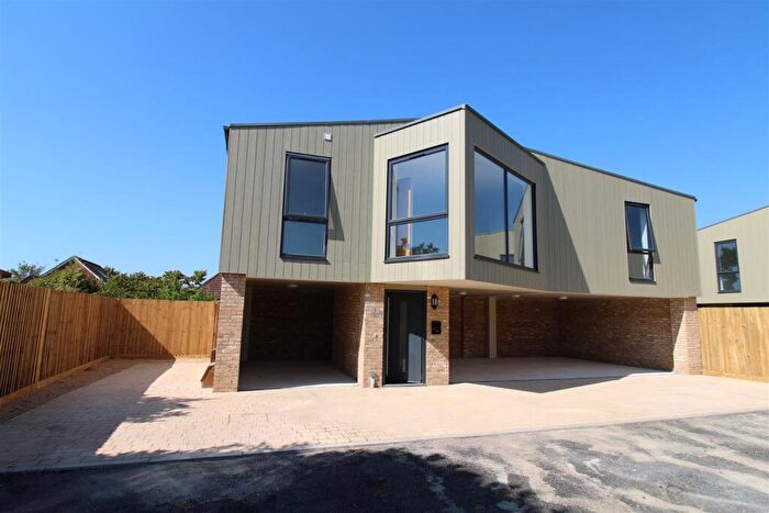 2 Bedroom Flat To Rent In Meadow Close, Lealand Road, Portsmouth, PO6