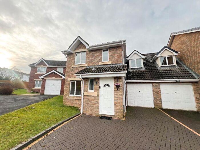 3 Bedroom Semi Detached House For Sale In Vale Reach, Pencoed, Bridgend, CF35