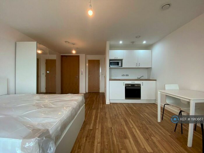 Studio To Rent In Plaza Boulevard, Liverpool, L8