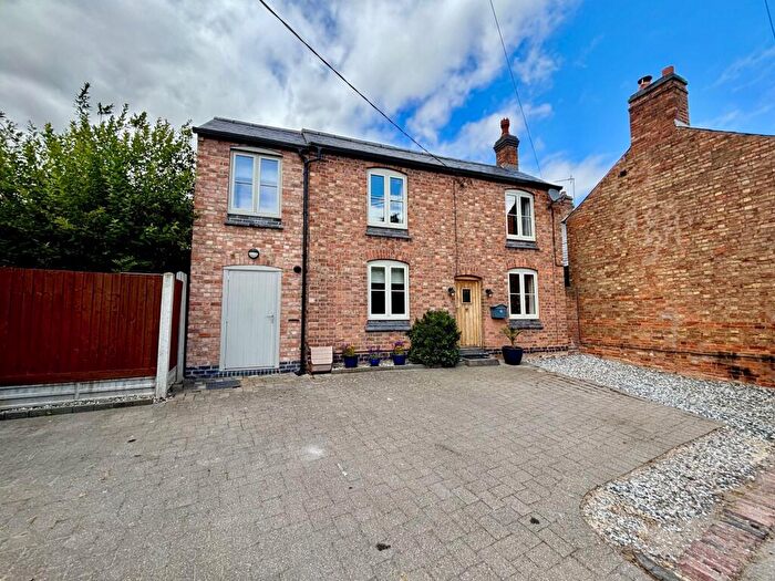 4 Bedroom Detached House For Sale In Leicester Road, Sharnford, LE10