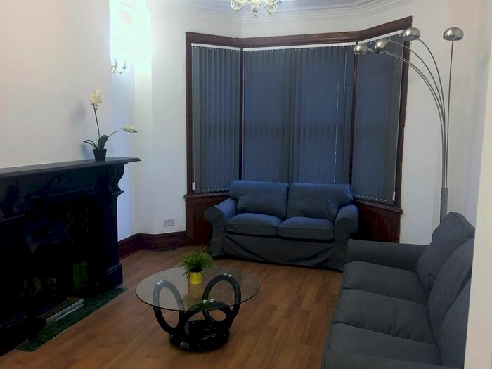 2 Bedroom Flat To Rent In Pen-Y-Lan Place, Roath, Cardiff CF23