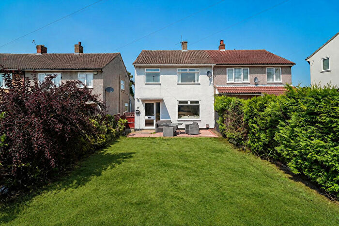 3 Bedroom Semi-Detached House For Sale In Chestnut Avenue, Doncaster, DN11