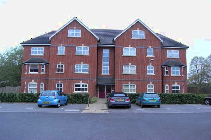 2 Bedroom Apartment To Rent In St Francis Close, Crowthorne, RG45