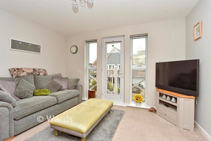 4 Bedroom Town House For Sale In Poynder Drive, Snodland, Kent, ME6
