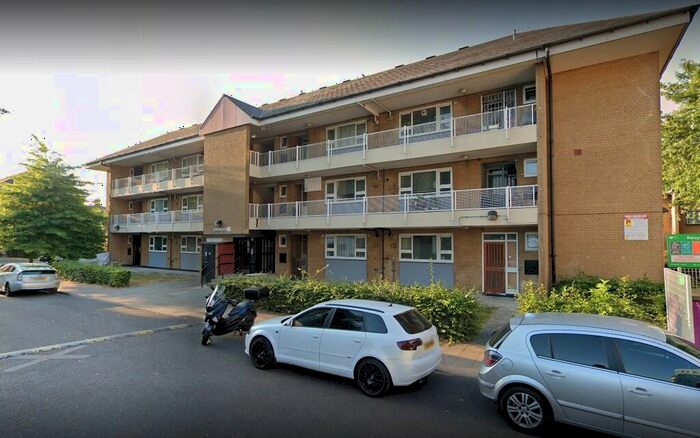 3 Bedroom Flat To Rent In Pacific House, E1