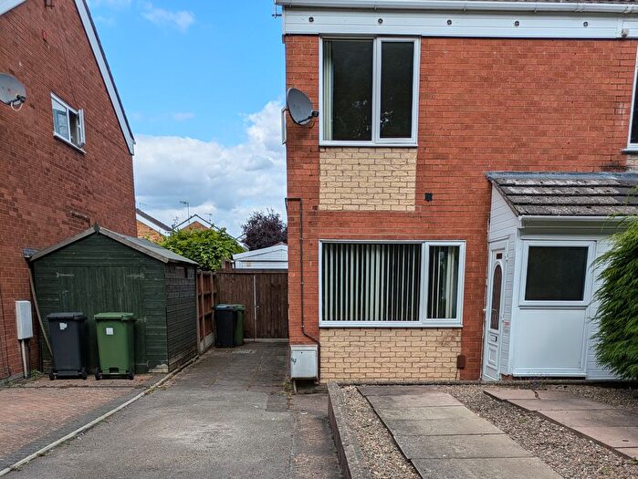 3 Bedroom Semi-Detached House To Rent In Medway Road, Worcester, WR5