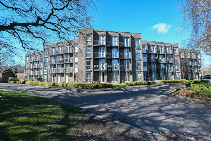2 Bedroom Apartment For Sale In Sandwich Road, Nonington, CT15
