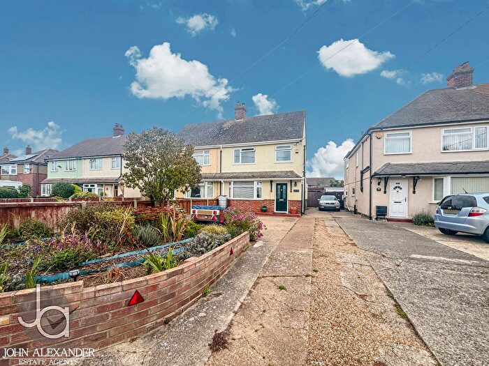 3 Bedroom Semi-Detached House For Sale In Mayes Lane, Ramsey, CO12