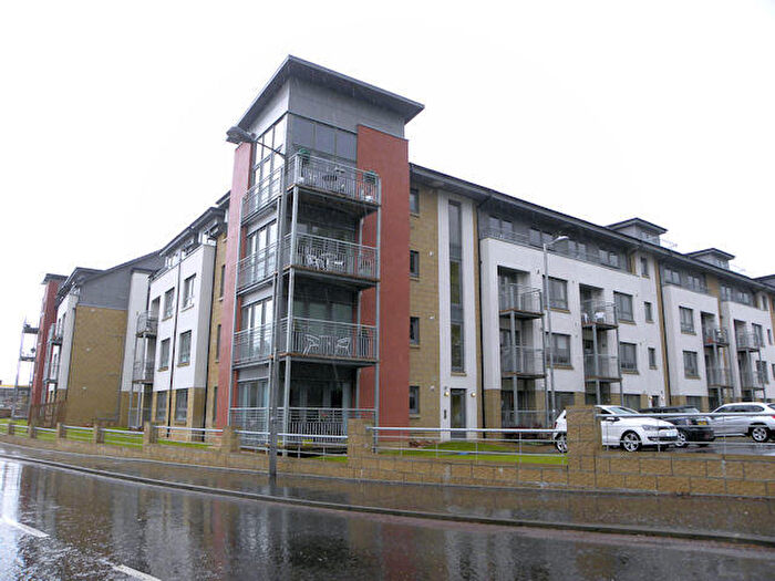 2 Bedroom Flat To Rent In Leyland Road, Motherwell, ML1