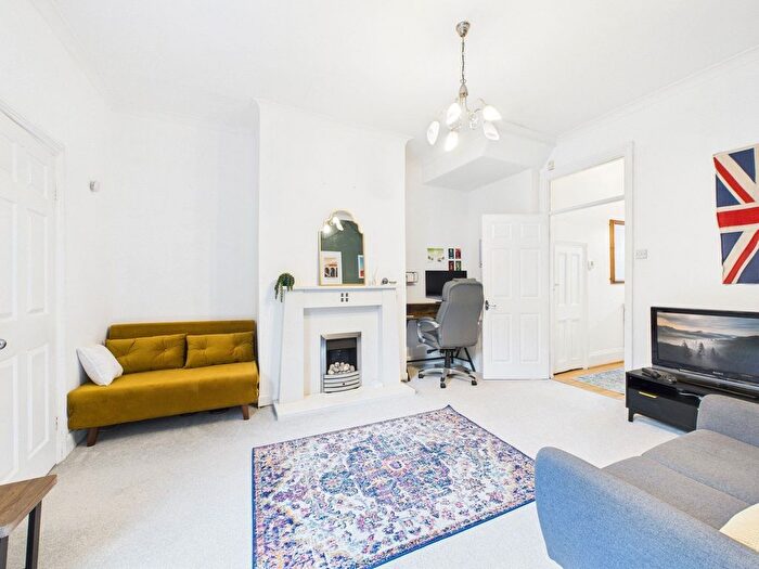 2 Bedroom Flat For Sale In Eastbourne Avenue, Gateshead, NE8