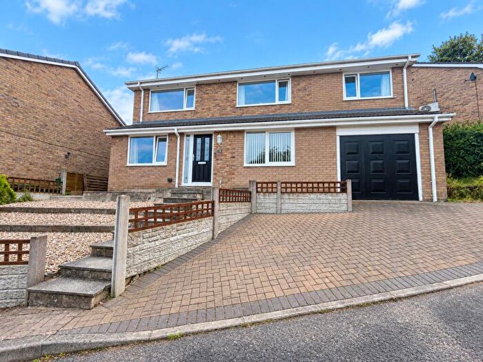 5 Bedroom Detached House For Sale In Spring Rise, Glossop, Derbyshire, SK13