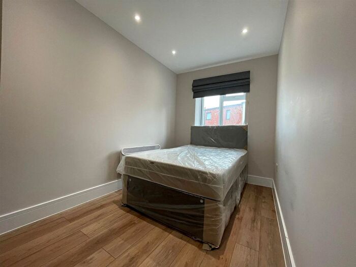2 Bedroom Flat To Rent In Western Road, Southall, UB2