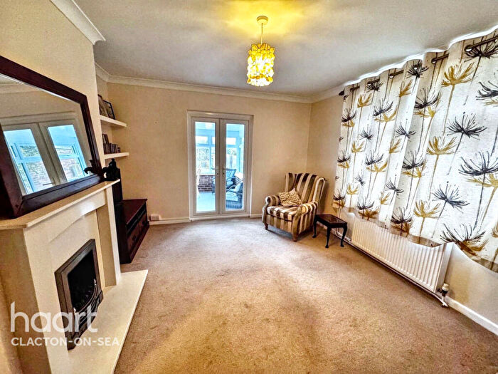 2 Bedroom Bungalow To Rent In Manor Way, Clacton-on-sea, CO15