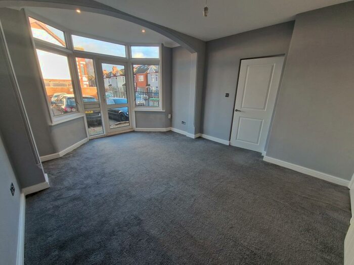 1 Bedroom Flat To Rent In Dunstable Road, Luton, LU4