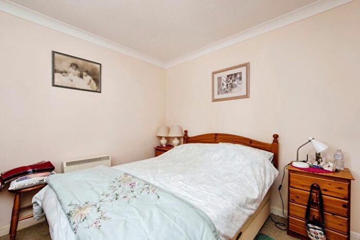2 Bedroom Bungalow For Sale In Oakland Walk, Dawlish, Devon, EX7