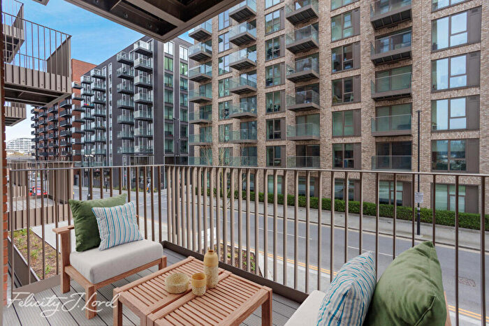 1 Bedroom Apartment For Sale In Royal Crest Avenue, Newham, E16