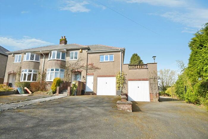 4 Bedroom Semi Detached House For Sale In Macclesfield Old Road, Buxton, Derbyshire, SK17