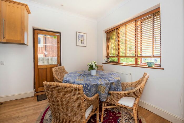 5 Bedroom Detached House To Rent In Arthur Road, London, SW19