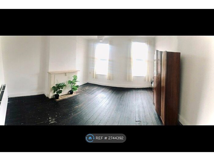 4 Bedroom Flat To Rent In Aigburth Rd, Liverpool, L17