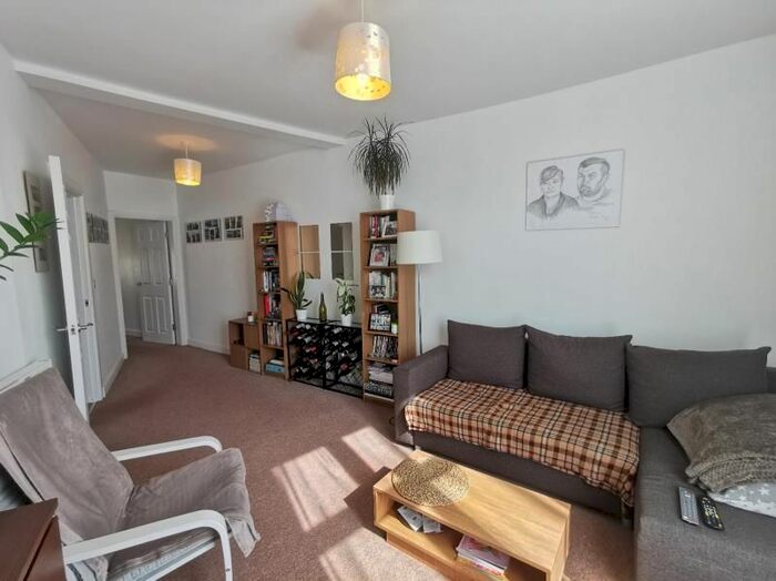 2 Bedroom Flat To Rent In High Street, Normanton, WF6