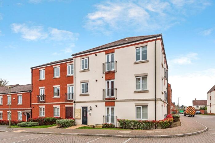 1 Bedroom Flat For Sale In Turner Drive, Oxford, Oxfordshire, OX2