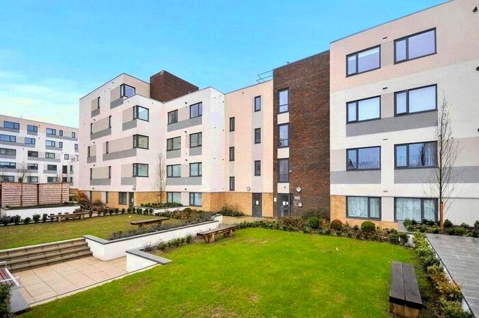 2 Bedroom Flat To Rent In West Plaza, Town Lane, Stanwell, Middlesex, TW19